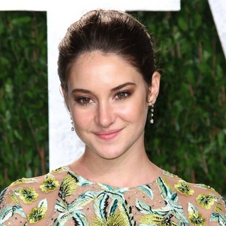 Shailene Woodley in 2012 Vanity Fair Oscar Party - Arrivals