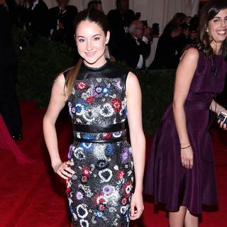 Shailene Woodley in Schiaparelli and Prada Impossible Conversations Costume Institute Gala