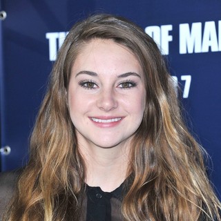Shailene Woodley in The Premiere of The Ides of March - Arrivals