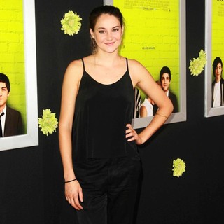 Shailene Woodley in The Los Angeles Premiere of The Perks of Being a Wallflower - Arrivals
