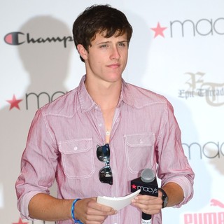 Shane Harper Performing at Macy's Annual Summer Blowout Show - shane-harper-performing-at-macy-s-annual-summer-blowout-show-01