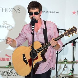 Shane Harper Performing at Macy's Annual Summer Blowout Show - shane-harper-performing-at-macy-s-annual-summer-blowout-show-03