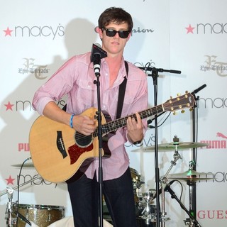 Shane Harper Performing at Macy's Annual Summer Blowout Show - shane-harper-performing-at-macy-s-annual-summer-blowout-show-04