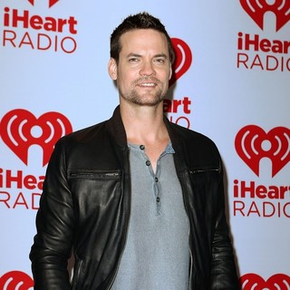 Shane West in 2012 iHeartRadio Music Festival - Day 2 - Arrivals - shane-west-2012-iheartradio-music-festival-day-2-02