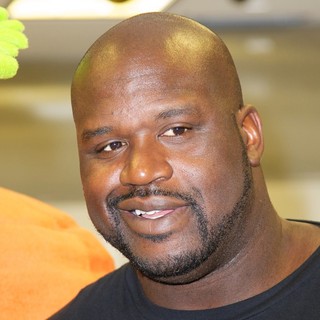 Shaquille O'Neal in Century 21 Department Store Is Partnering with Super Sprowtz and Food Bank for New York City