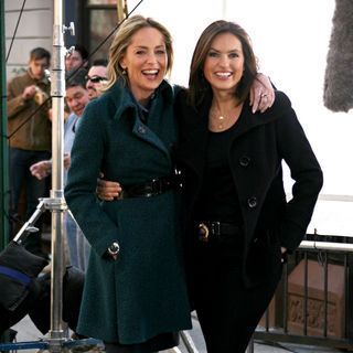 Sharon Stone, Mariska Hargitay in On the set of 'Law and Order: Special Victims Unit'