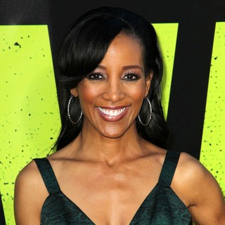 Shaun Robinson in The Premiere of Savages