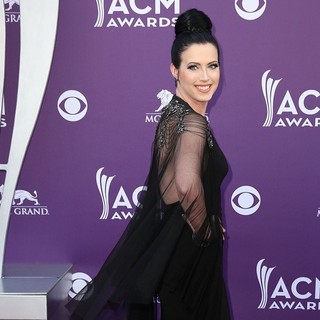 Thompson Square in 48th Annual ACM Awards - Arrivals - shawna-thompson-48th-annual-acm-awards-04