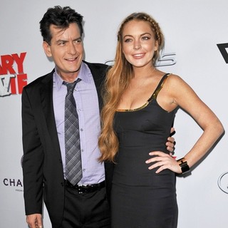 Lindsay Lohan in Los Angeles Premiere of Scary Movie 5 - sheen-lohan-premiere-scary-movie-5-02
