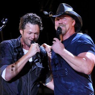 Blake Shelton, Trace Adkins in The Final Night of The 2011 CMA Music Festival Nightly Concerts
