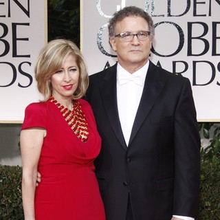 Kimberly Shlain, Albert Brooks in The 69th Annual Golden Globe Awards - Arrivals