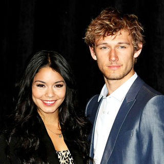Vanessa Hudgens, Alex Pettyfer in ShoWest 2010 - CBS Films introduces upcoming films
