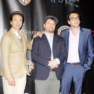 Robert Downey Jr., Zach Galifianakis in ShoWest 2010 - Warner Brothers Pictures' 'Big Picture 2010'