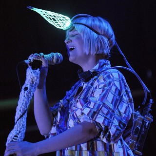 Sia Furler in Sia Furler Performing Live on Stage