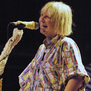 Sia Furler in Sia Furler Performing Live on Stage