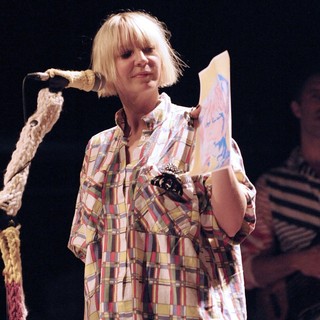 Sia Furler in Sia Furler Performing Live on Stage