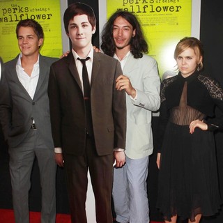 Johnny Simmons, Ezra Miller, Mae Whitman in The Los Angeles Premiere of The Perks of Being a Wallflower - Arrivals
