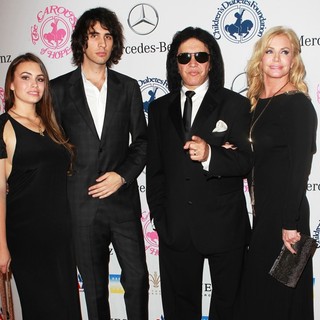 Sophie Simmons, Nick Simmons, Gene Simmons, Shannon Tweed in 26th Anniversary Carousel of Hope Ball - Presented by Mercedes-Benz - Arrivals