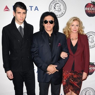 Gene Simmons in The Friars Club Roast of Jack Black - simmons-tweed-friars-club-roast-of-jack-black-01