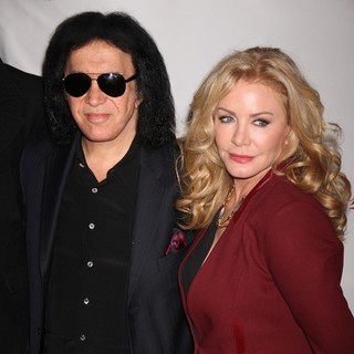 Gene Simmons in The Friars Club Roast of Jack Black - simmons-tweed-friars-club-roast-of-jack-black-02