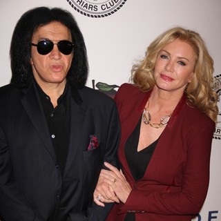 Gene Simmons in The Friars Club Roast of Jack Black - simmons-tweed-friars-club-roast-of-jack-black-03