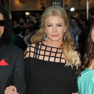 Gene Simmons, Shannon Tweed, Sophie Simmons in The Premiere of Savages