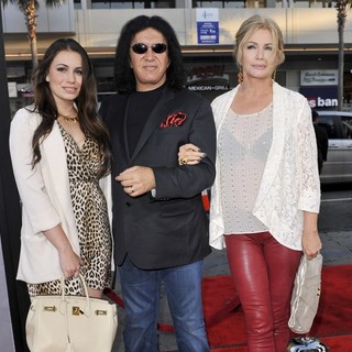 Sophie Simmons, Gene Simmons, Shannon Tweed in The Los Angeles Premiere Ted - Arrivals