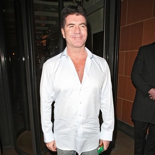 Simon Cowell Leaving C London Restaurant After Dining Together with Friends