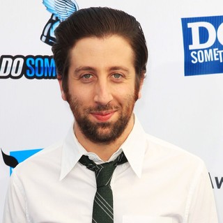 Simon Helberg in The DoSomething.org and VH1's 2012 Do Something Awards
