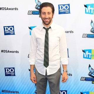 Simon Helberg in The DoSomething.org and VH1's 2012 Do Something Awards