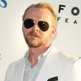 simon-pegg-premiere-the-world-s-end-03.j