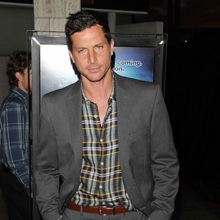 Simon Rex