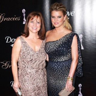 Tina Simpson, Jessica Simpson in The 35th Annual Gracie Awards Gala