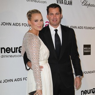 Molly Sims in 21st Annual Elton John AIDS Foundation's Oscar Viewing Party - sims-stuber-21st-annual-elton-john-aids-foundation-s-oscar-viewing-party-02