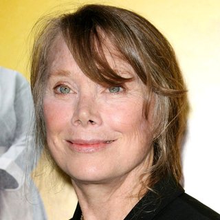 Sissy Spacek in World Premiere of The Help - sissy-spacek-premiere-the-help-01