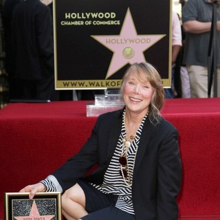 Sissy Spacek Receives A Star on The Hollywood Walk of Fame - sissy-spacek-walk-of-fame-02