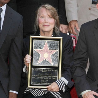 Sissy Spacek Receives A Star on The Hollywood Walk of Fame - sissy-spacek-walk-of-fame-03