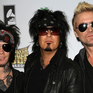 Sixx:A.M. in 2012 Revolver Golden Gods Awards Show - sixx-a-m-2012-revolver-golden-gods-awards-show-01