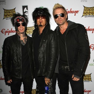 Sixx:A.M. in 2012 Revolver Golden Gods Awards Show - sixx-a-m-2012-revolver-golden-gods-awards-show-02