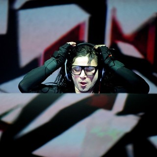 Skrillex Performing His Sold Out Show The Heineken Music Hall - skrillex-performing-04