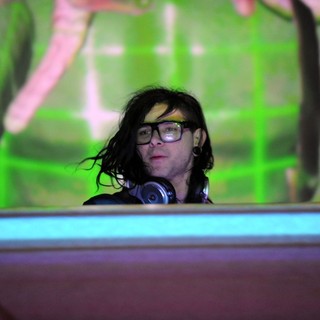 Skrillex Performing His Sold Out Show The Heineken Music Hall - skrillex-performing-06