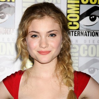 Skyler Samuels in 2011 Comic Con Convention - Day 2 - The Nine Lives of Chloe King - Press Conference