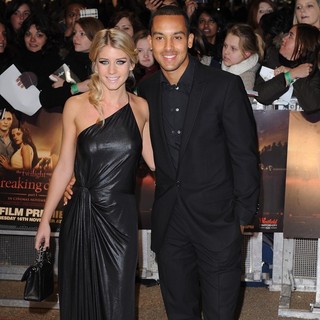 Melanie Slade, Theo Walcott in The Twilight Saga's Breaking Dawn Part I UK Film Premiere - Arrivals
