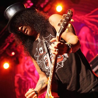 Slash in Slash Performing at Hisense Arena