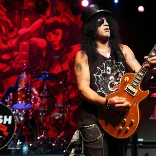 Slash in Slash Performing at Hisense Arena