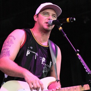 Slightly Stoopid Perform at Cruzan Amphitheatre - slightly-stoopid-perform-11