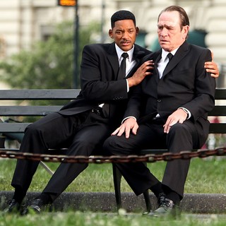 Will Smith, Tommy Lee Jones in Shooting on Location for Men in Black 3
