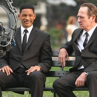 Will Smith, Tommy Lee Jones in Shooting on Location for Men in Black 3