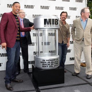 Will Smith, Barry Sonnenfeld, Josh Brolin, Tommy Lee Jones in Men in Black 3 Photocall