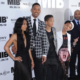 Jada Pinkett Smith, Will Smith, Jaden Smith, Willow Smith in Men in Black 3 New York Premiere - Arrivals